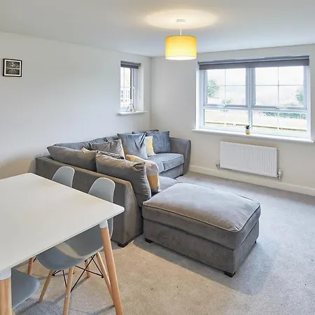 Host & - Emmy's Escape *